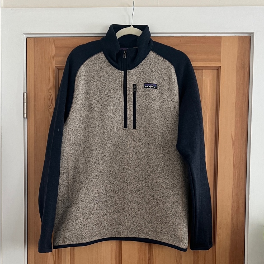 Patagonia Men's Black and Gray Zip-Up Sweater